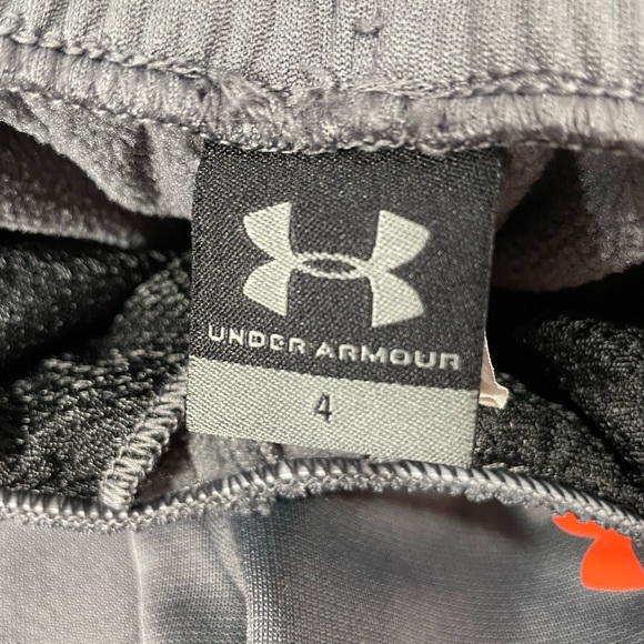 Under Armour boy’s sweatpants size 4 - Picture 3 of 4